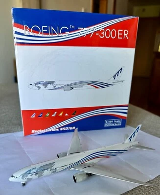 Phoenix models 777-300 Boeing "around the world" 1:400 - Immagine 1 di 3