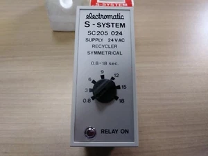 SC205 024 Carlo Gavazzi Recycler Symmetrical 0.8-18 sec. Electromatic - Picture 1 of 5