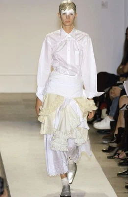 Falda envuelta Comme des Garçons 2002s obra maestra Foto 1 de 4