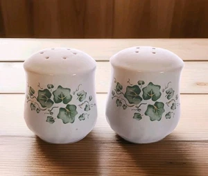 Vintage Corelle Callaway Salt & Pepper Shakers – Ivy Pattern – Excellent Conditi - Picture 1 of 5