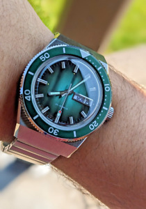 Custom Seiko Mod NH35 Divers Watch, Green Sunburst Dial, Green Bezel