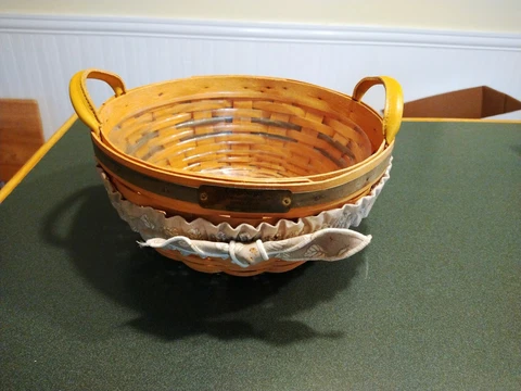 Longaberger 1999 Christmas Collection 10" Round Popcorn Basket With Liner Cover