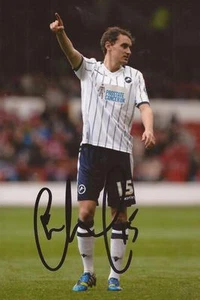 FOTO DE ACCIÓN 6x4 firmada por Edward Upson Millwall: + certificado de autenticidad - Imagen 1 de 1