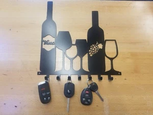 Weinglas Flasche Schlüsselanhänger Kette Halter Metall Wandkunst Plasmaschnitt Wohndeko Geschenk - Bild 1 von 2