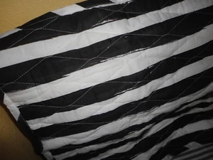 MARTHA STEWART WHIM DIFERENTES TRAZOS RAYAS NEGRAS (1) FUNDA ALMOHADA ESTÁNDAR - Imagen 1 de 3