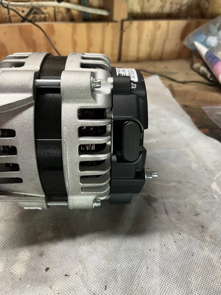 New Cummins marine Alternator 12V/160a - Image 1 of 4