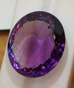 Two tone Amethyst gemstone - faceted natural purple Quartz 61.35 CTS - Picture 1 of 11