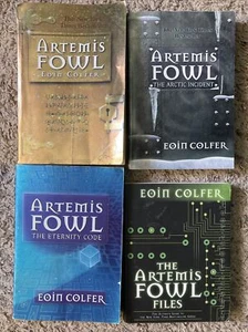 Artemis Geflügel Buch Set Menge 4 Eoin Colfer Der arktische Vorfall Ewigkeit Code Dateien - Bild 1 von 7