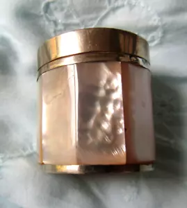 Vintage Mother Of Pearl (Nacre) Pill Box or Ring Box - Picture 1 of 16