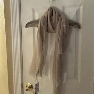 NWT Vero Moda Women Sheer Tan Scarf One Size - Picture 1 of 5