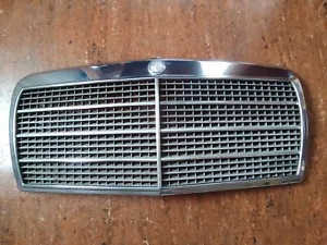 Mercedes Benz w126 griglia radiatore cofano anteriore - Foto 1 di 20