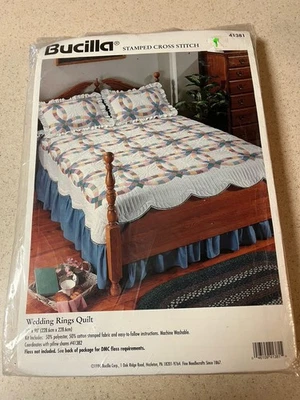 Kit de edredón de punto de cruz estampado de anillos de boda Bucilla 41381 1996 sellado Foto 1 de 3