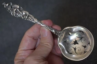 C 1901 REED & BARTON LES SIX FLEURS STERLING SILVER SUGAR SIFTER OR BERRY SPOON - Image 1 of 4