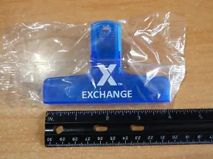 BOLSA DE INTERCAMBIO TIENDA MILITAR AZUL Y BLANCO CHIP CLIP 4"" X 3"" PLÁSTICO NUEVO - Imagen 1 de 5