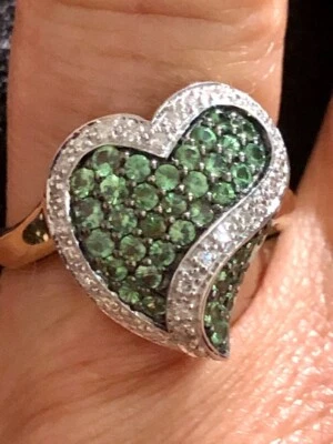 Anillo corazón granate tsavorita y diamantes de oro macizo de 10K de dos tonos talla 7 Foto 1 de 4