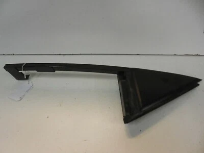 Угловое стекло уплотнение задней двери направляющая окна левая для Toyota Prius 10-15 6748847040 - Изображение 1 из 4