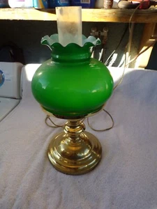 Vintage GREEN GLASS HURRICANE PARLOR TABLE Electric LAMP - Picture 1 of 19