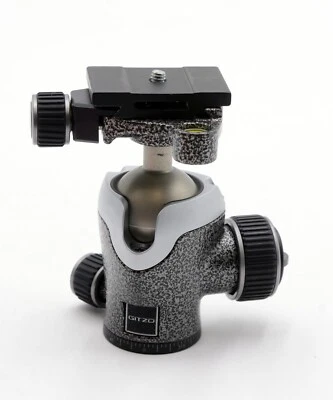 GITZO GH1382QD BALL HEAD WITH ARCA SWISS QR PLATE - Image 1 of 4