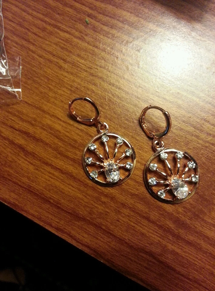 Pendientes! ¡Único! ¡Pendientes de circonio cúbico rellenos de oro rosa! Fast Del. ¡Desde Estados Unidos! Foto 1 de 4