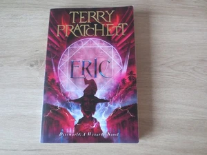 Terry Pratchett - Eric - Discworld Paperback Book - New Cover Design - Wizards - Bild 1 von 4