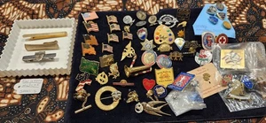 Huge Pin Lot - Assorted Souvenir Collector Pins, Tie Clips, Am Way, Estate - Picture 1 of 14