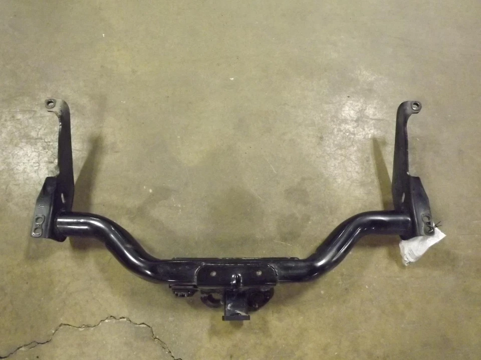 10 INFINITI QX56 AWD Rear Bumper Trailer Hitch Tow Towing Bar Frame Support Haul — 第 1/4 张图片