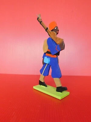 Lucotte: Estatuilla de silueta de madera: Tirailleur senegalés en el desfile Foto 1 de 4