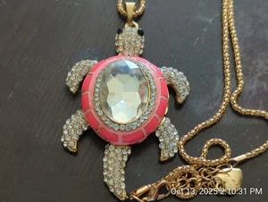 BETSEY JOHNSON SEA TURTLE NECKLACE - Picture 1 of 2