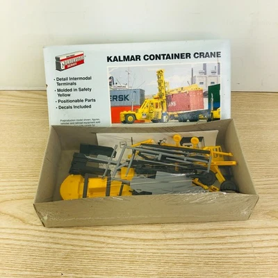 Walthers Cornerstone 933-3109 HO Scale Kalmar Intermodal Container Crane - Kit - Image 1 of 3