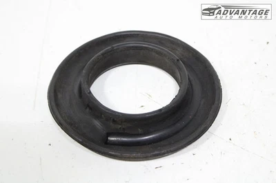 RAM 1500 2011-2018 4X4 TRASERO IZQUIERDO O DERECHO SUPERIOR MUELLE HELICOIDAL ASIENTO AISLADOR OEM Foto 1 de 4