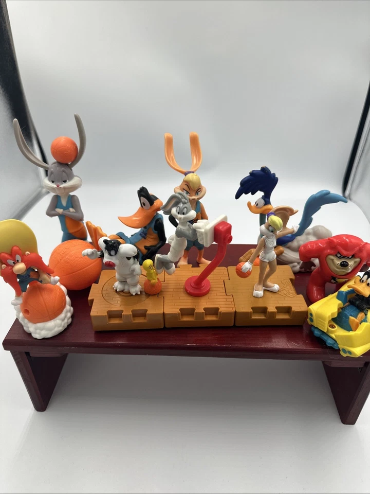 Лот из 10 игрушек Looney Tunes McDonalds (1991 1992 1996 2020) Bugs Daffy Taz - Изображение 1 из 4