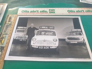 1971  Alec Issigonis With MINI # 1 MINOR etc Original Factory  Press  Photo  - Bild 1 von 2