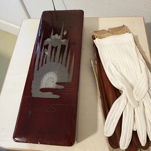 Ancienne boite à gants bois laqué avec signature et gants - Picture 1 of 9