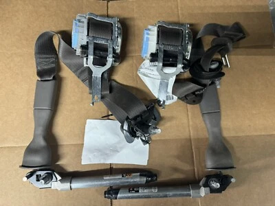 2016-2017-2018-2019-2020-Cinturones de seguridad Chevrolet Malibu Foto 1 de 2