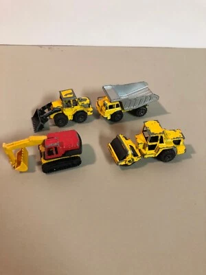 4 camiones de construcción Majorette de colección cargador frontal y excavadora de volteo de rodillos Foto 1 de 4