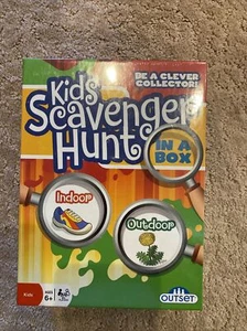 OUTSET KIDS SCAVENGER HUNT INDOOR ~ OUTDOOR GAME AGES 6+ - Picture 1 of 2