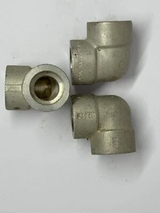 3/4" 3000# (3M) Socket Weld 90° Elbow, Forged 304L Stainless Steel, Lot of 3 New - Picture 1 of 4