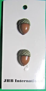(2) VINTAGE JHB 3/4" ACORN OAK TREE NUT BROWN PLASTIC SHANK NOVELTY BUTTONS-J5 - Picture 1 of 3