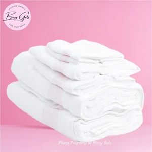 Laura Ashley 6tlg Weiß Rosa Handtuch 2 Bad 2 Hand 2 Waschlappen Set - Baumwolle - NEU - Bild 1 von 6