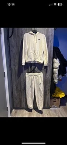 Nike Women's Sweatpants Joggers Tracksuit Size Medium, Cream - Picture 1 of 6