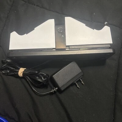 PowerA MICROSOFT XBOX CONTROLLER CHARGING DOCKING STATION WITH CORD 1500003-01 - Image 1 of 4