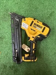 DEWALT DCN650B 20V 15 Gauge Finish Nailer - Picture 1 of 3