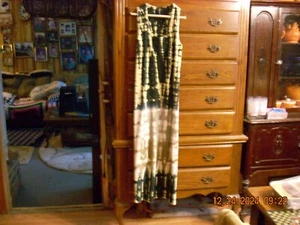 Neu ohne Etikett YFB Young Fabulous & Broke Batik Kleid M weiß blau - Bild 1 von 1