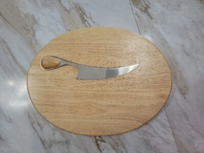 Tabla de cortar ovalada MCM Dansk International con cuchillo de queso madera danesa Foto 1 de 4