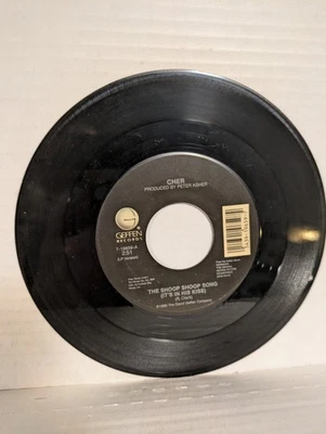 45 ~Cher: "The Shoop Shoop Song / Love On A Rooftop" 1990 (VG+) Foto 1 de 4