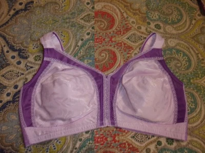 Nuevo sin etiquetas Sujetador Playtex Púrpura 4695 18 Horas Personalizado Flex Cierre Frontal Trasero Floral 46D Foto 1 de 4