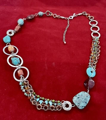 COLLAR CHICO’S TURQUESA MULTI PIEDRA CUENTAS 34” COBRE MARTILLADO TONO PLATA Foto 1 de 4