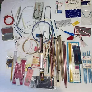 Enorme lotto di aghi per maglieria uncinetto forniture, anelli per uncinetto alcuni vintage NOS - Foto 1 di 8