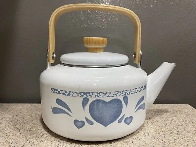Винтажный эмалированный чайник 80-х Blue Hearts от Jay сделано в Таиланде деревянная ручка б/у в отличном состоянии - Изображение 1 из 4