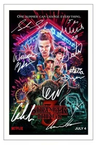 STRANGER THINGS Cast Multi Signed 6X4  Autograph Photo Print Gift Season 1 2 3 4 - Foto 1 di 1